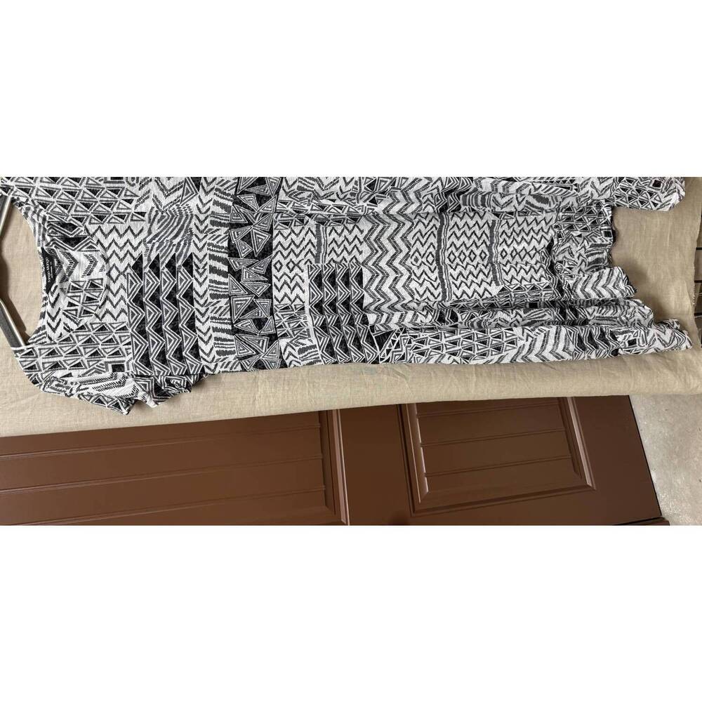 NEW TANGO MANGO women's geometric print dress in black/white